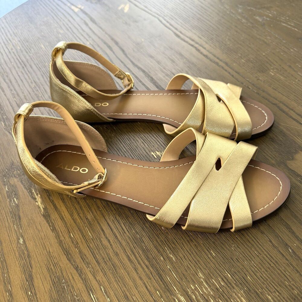 Aldo Daressi Gold Metallic Flat Sandals Women Size 9 Cross Front Strappy - Picture 1 of 5